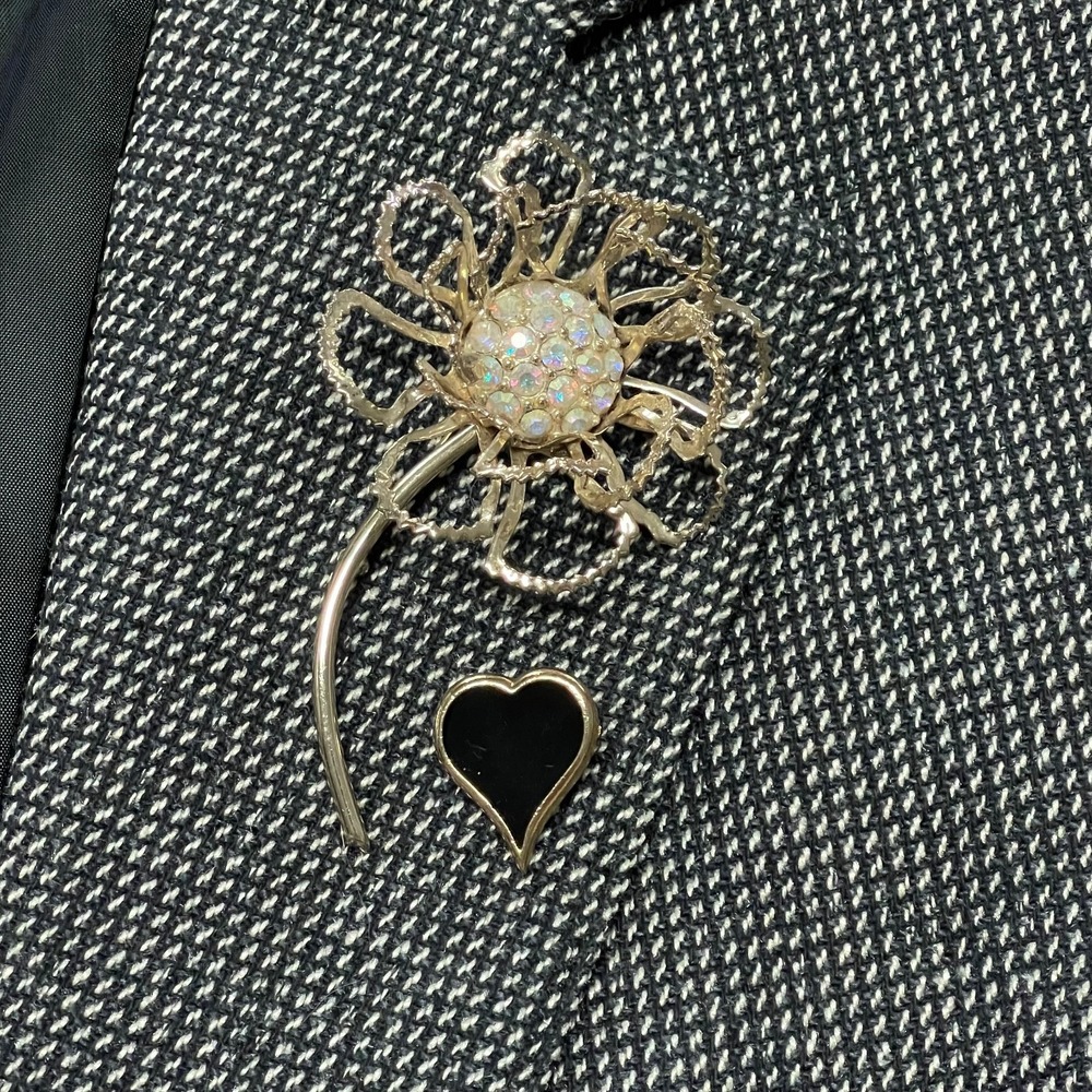 Vintage Gold Tone Iridescent Flower Pin & Enamel Black Heart‎ Costume Jewelry